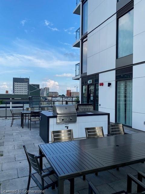 2106-55 Duke Street W Property Photo 3