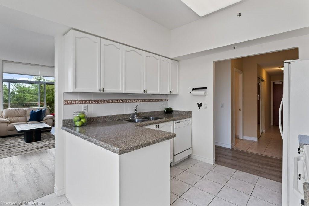 2511-100 Burloak Drive Property Photo 7