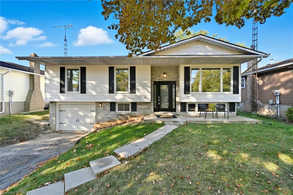 19 Aaron Drive Property Photo 1