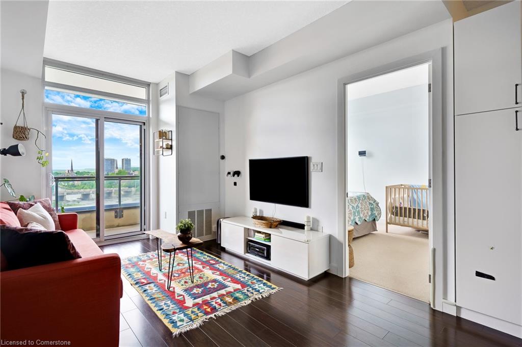 507-150 Water Street N Property Photo 11