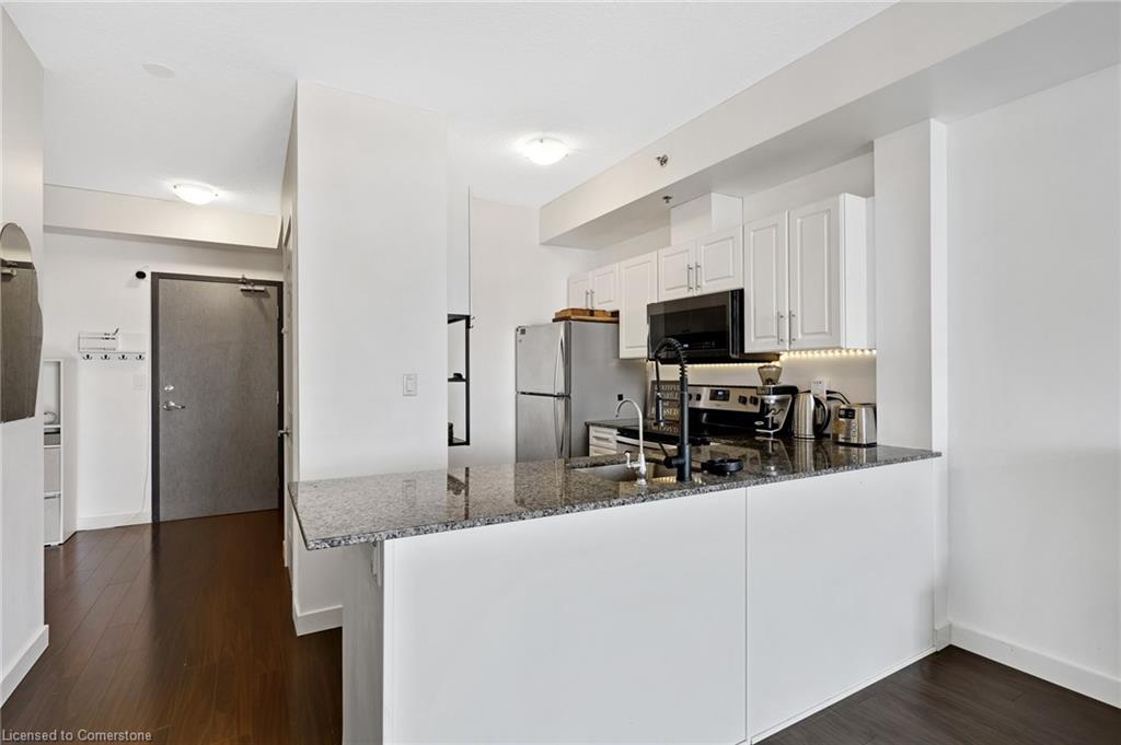 507-150 Water Street N Property Photo 14