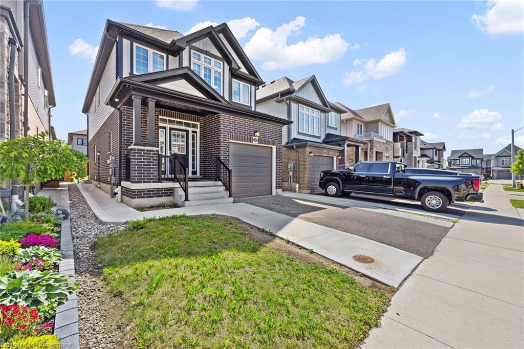 135 Ian Ormston Drive Property Photo 4