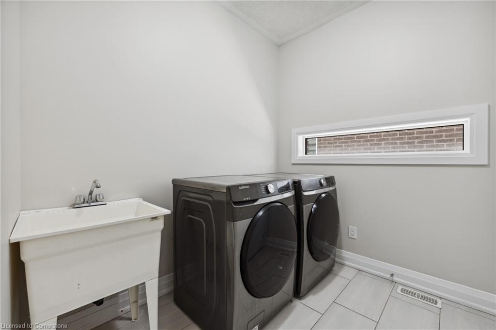 135 Ian Ormston Drive Property Photo 6