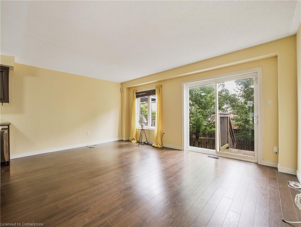 90-20 Mcconkey Crescent Property Photo 9