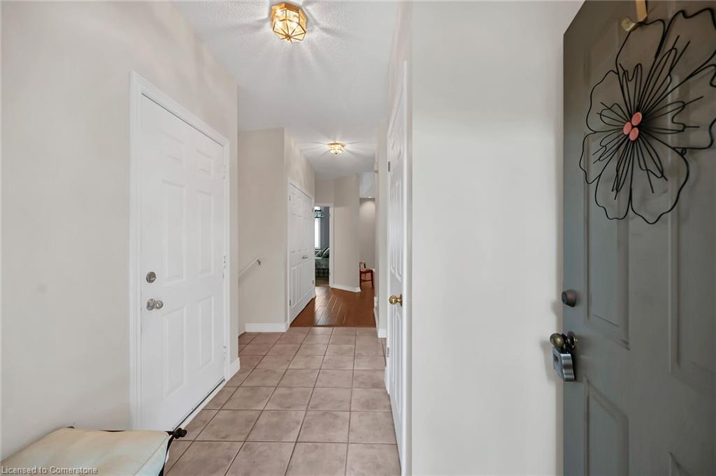 43 Twentyplace Boulevard Property Photo 4