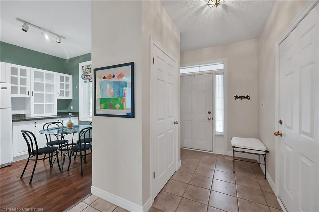 43 Twentyplace Boulevard Property Photo 5