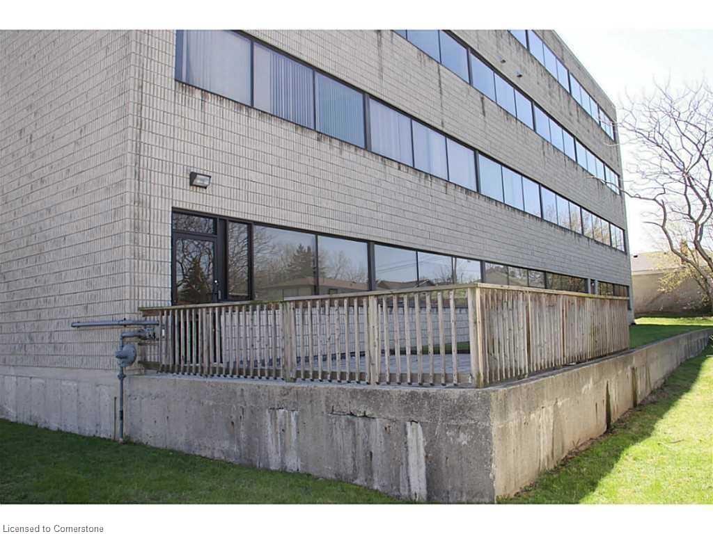 306-1030 Upper James Street Property Photo 17