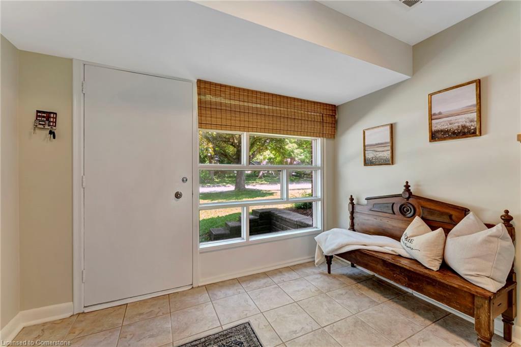66 Highland Crescent Property Photo 4