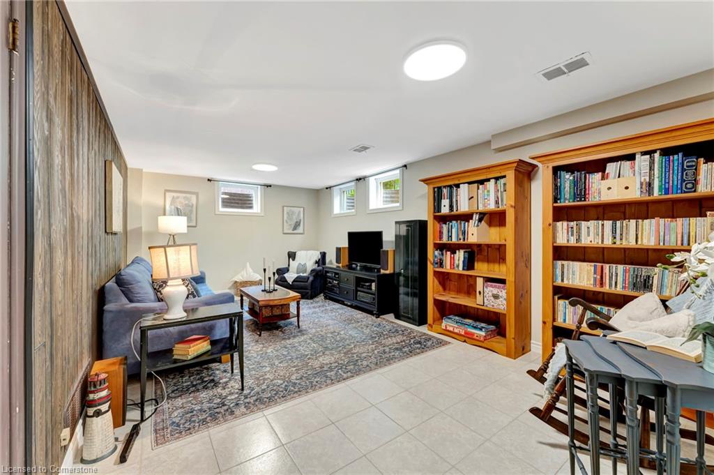 66 Highland Crescent Property Photo 22