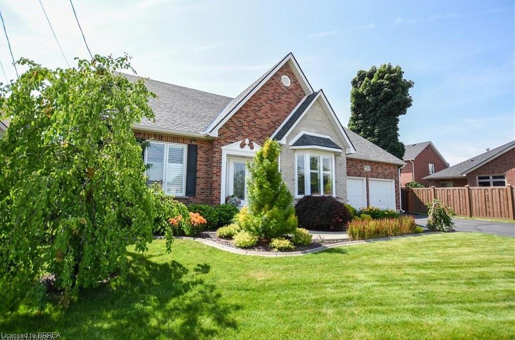 51 Queensway Drive Property Photo 1