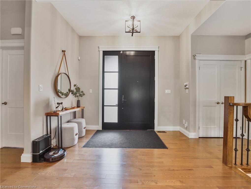14 Ross Avenue N Property Photo 8