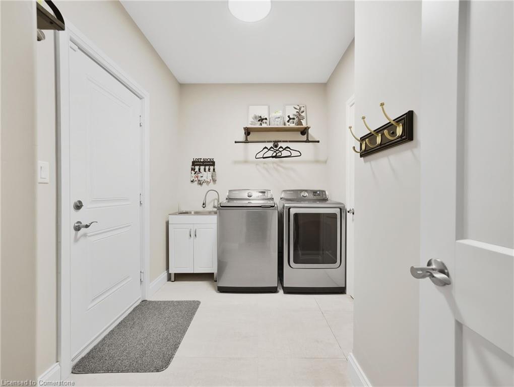 14 Ross Avenue N Property Photo 17