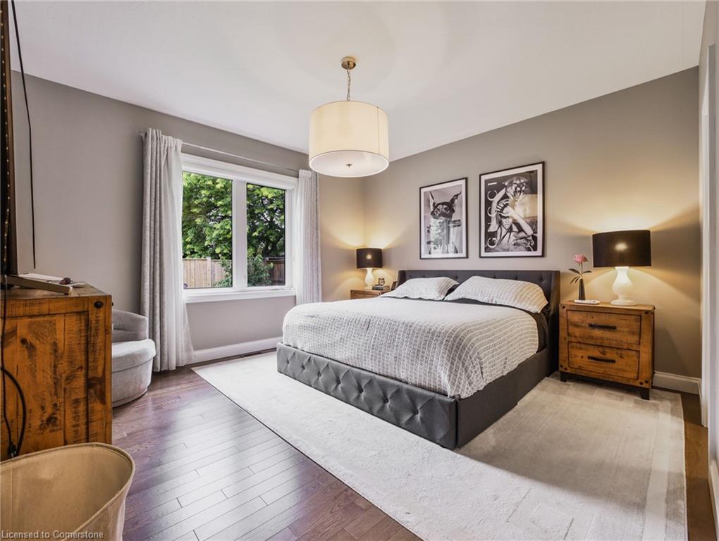 14 Ross Avenue N Property Photo 19