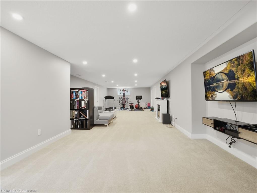 14 Ross Avenue N Property Photo 32