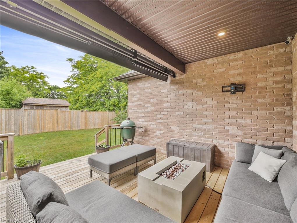 14 Ross Avenue N Property Photo 38