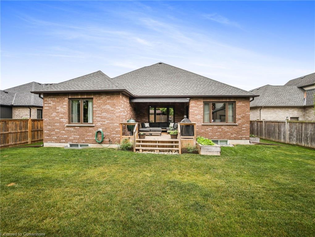 14 Ross Avenue N Property Photo 44