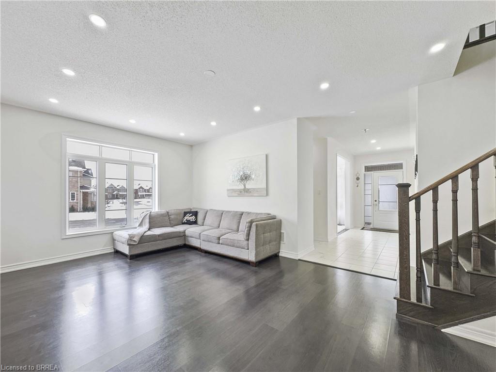 37 Drake Avenue Property Photo 8