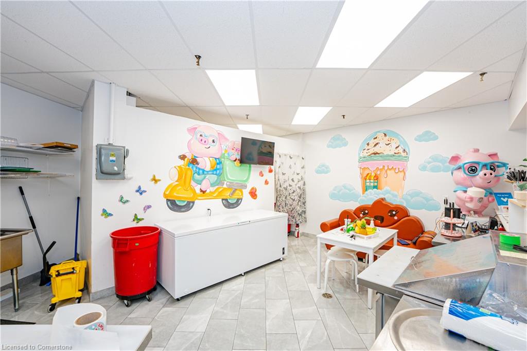 G15-2340 Dundas Street W Property Photo 17