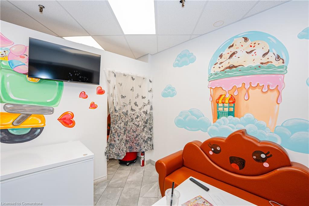 G15-2340 Dundas Street W Property Photo 20