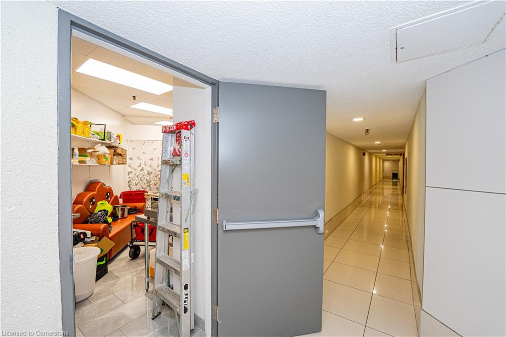 G15-2340 Dundas Street W Property Photo 25