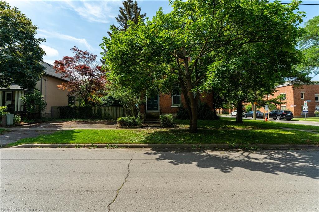 6 Henry Street Property Photo 3