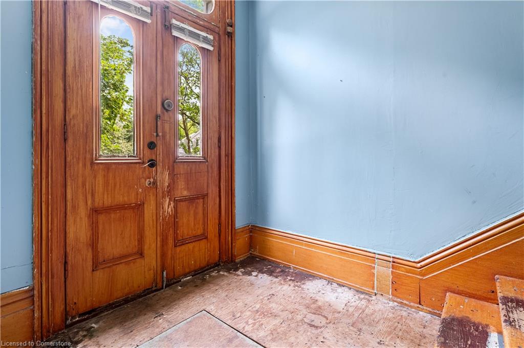 6 Henry Street Property Photo 18
