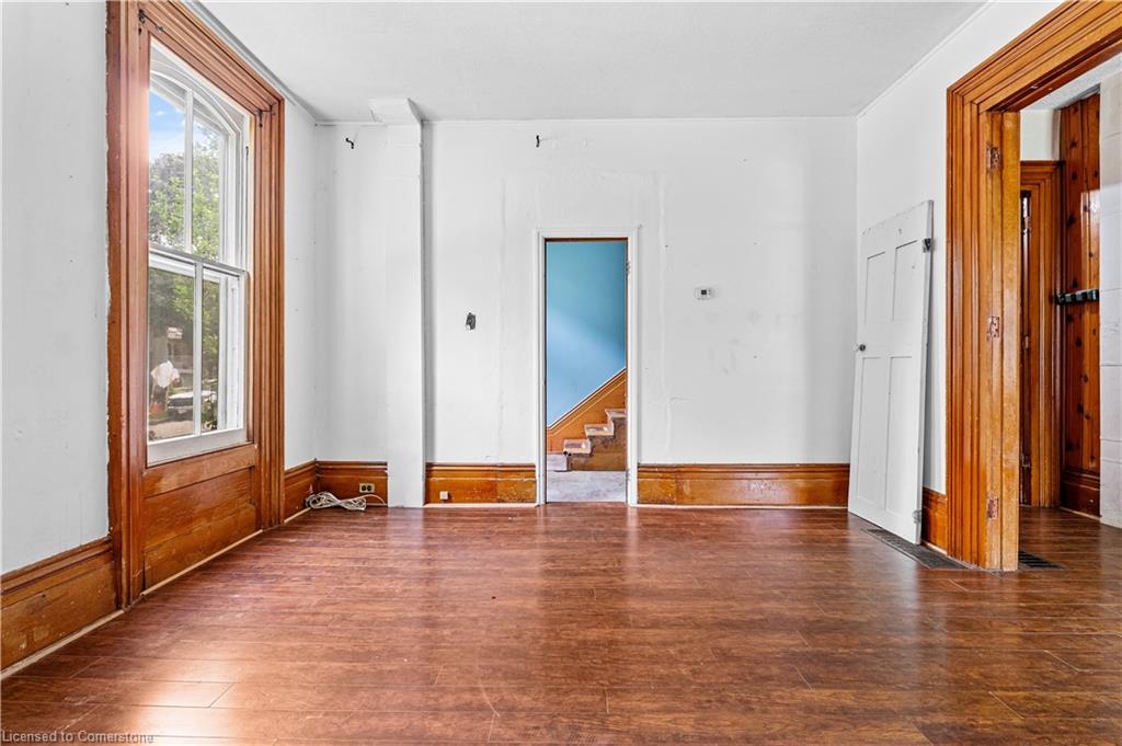 6 Henry Street Property Photo 19