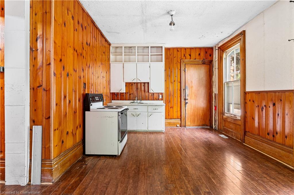 6 Henry Street Property Photo 23