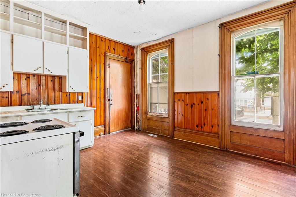 6 Henry Street Property Photo 24