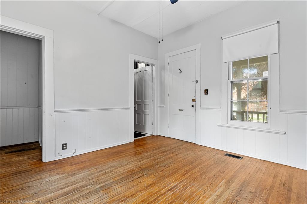 6 Henry Street Property Photo 28