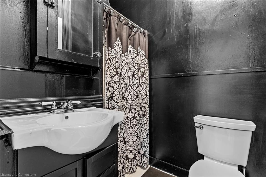 6 Henry Street Property Photo 30