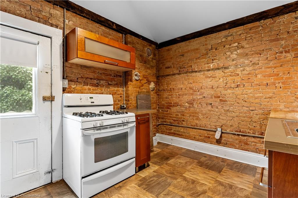 6 Henry Street Property Photo 34