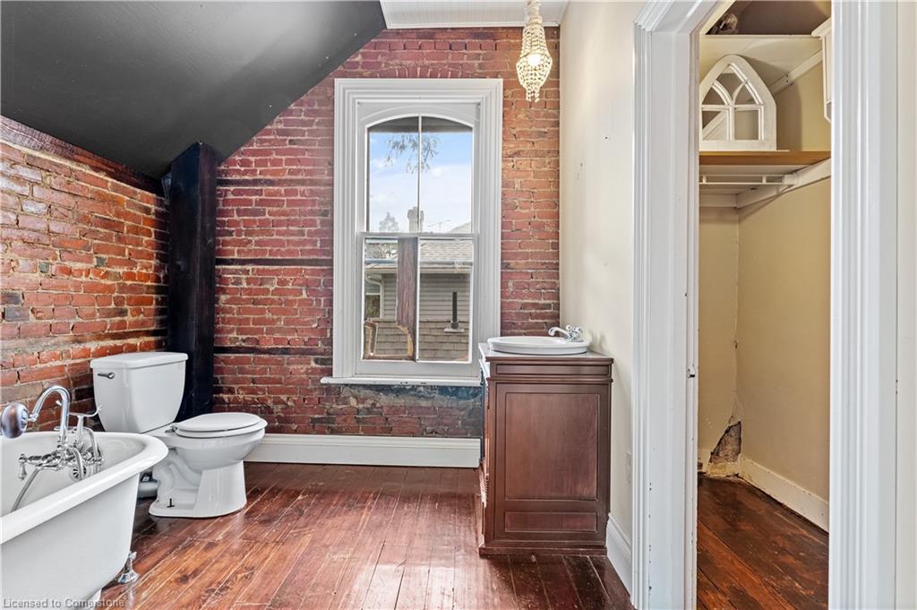 6 Henry Street Property Photo 46