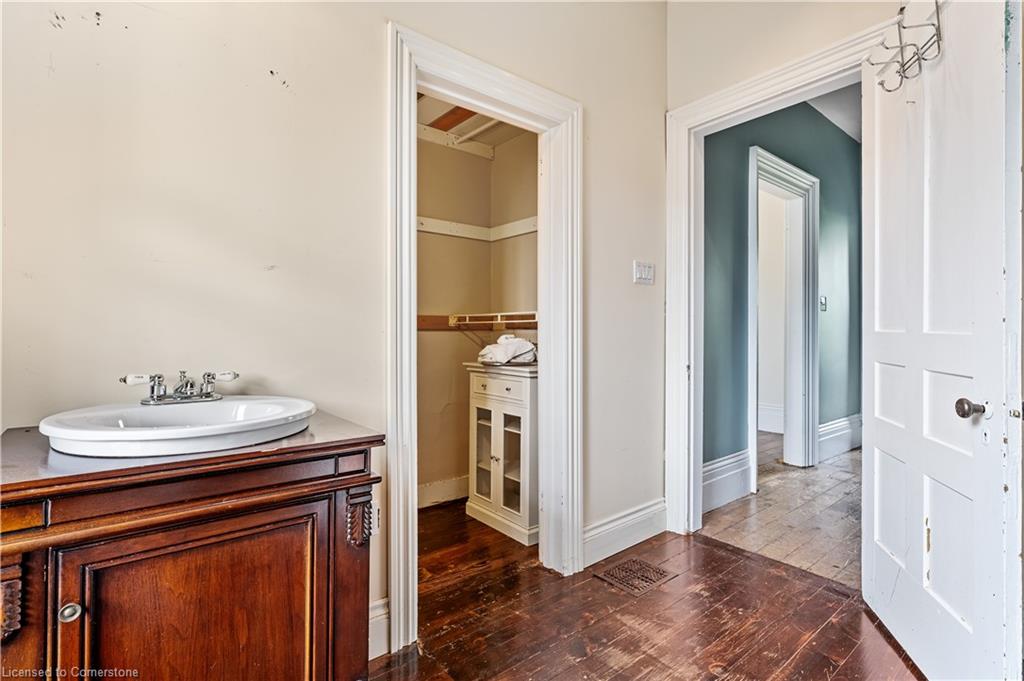 6 Henry Street Property Photo 47