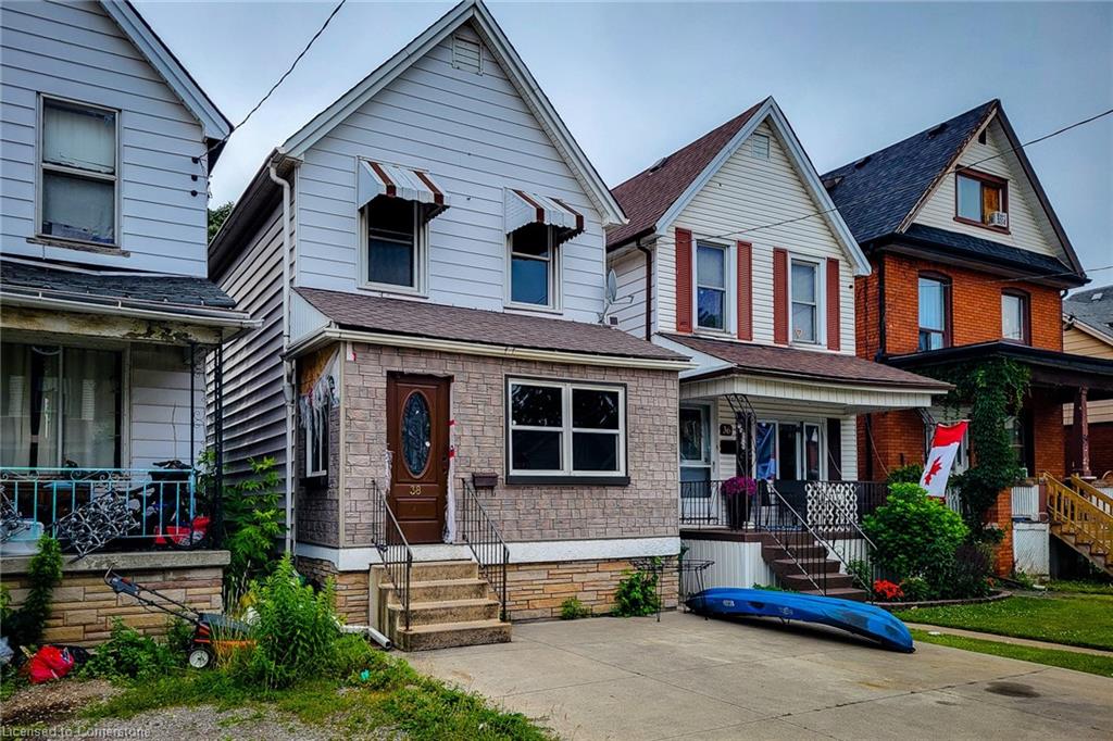 38 Glendale Avenue N Property Photo 1
