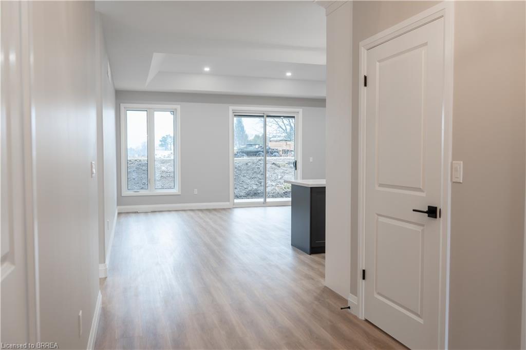 94 Vanrooy Trail Property Photo 6