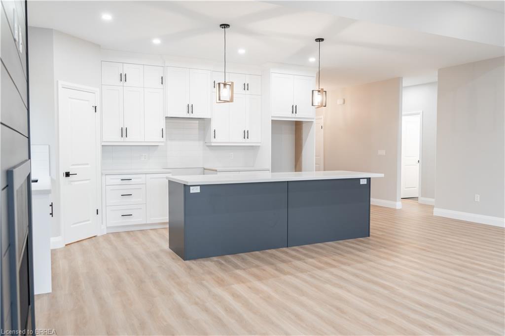 94 Vanrooy Trail Property Photo 9