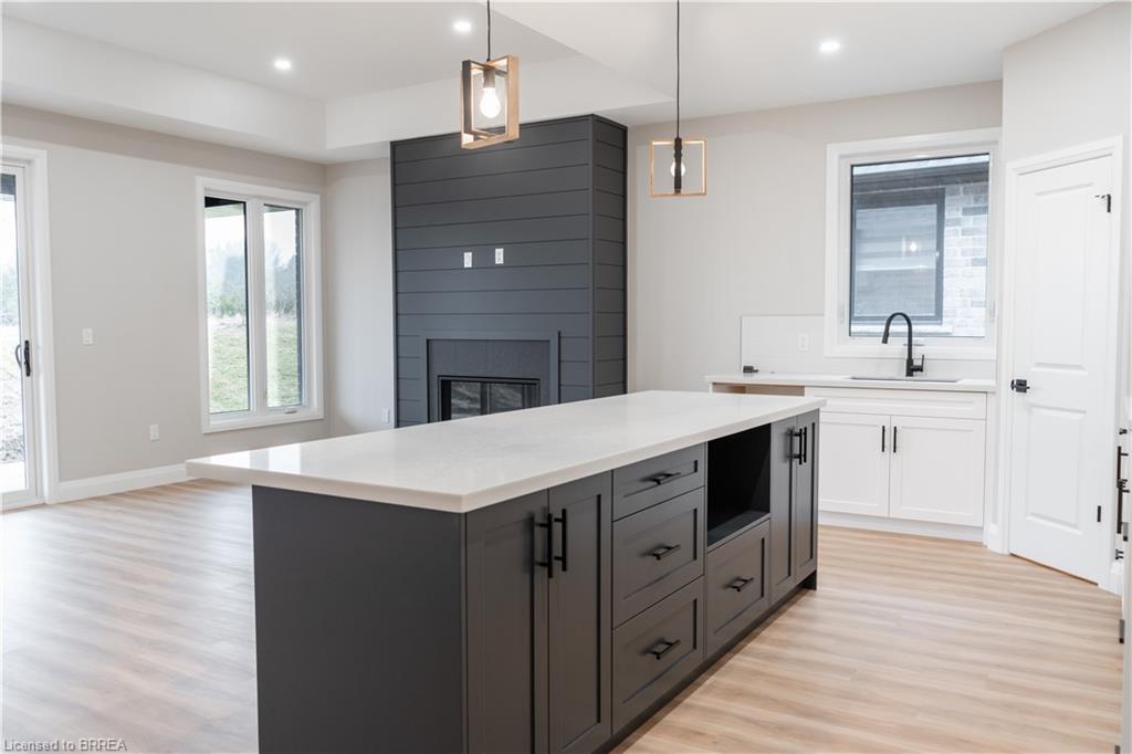 94 Vanrooy Trail Property Photo 12