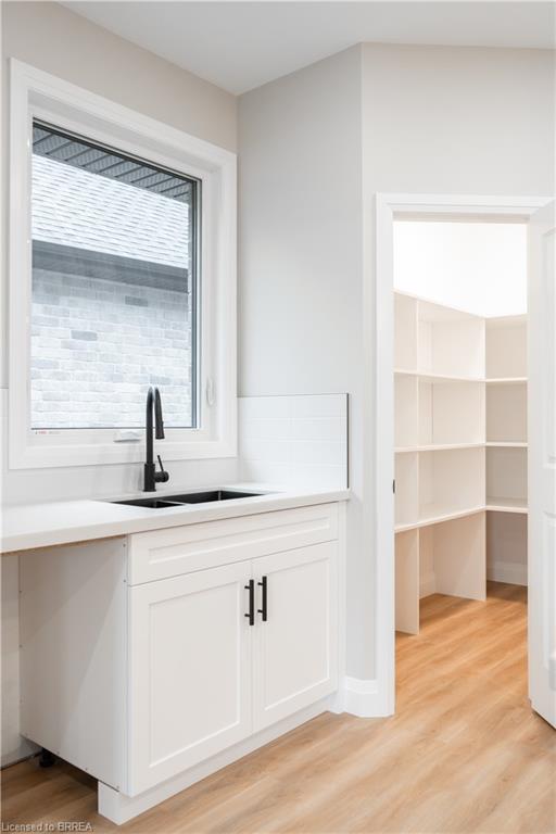 94 Vanrooy Trail Property Photo 14