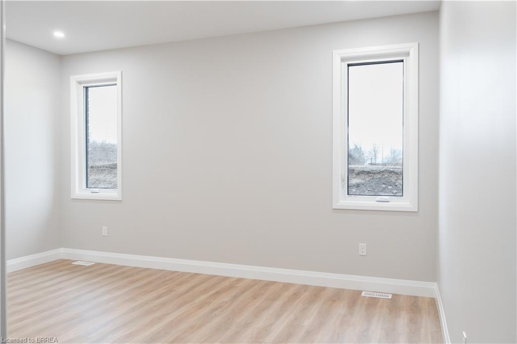 94 Vanrooy Trail Property Photo 15