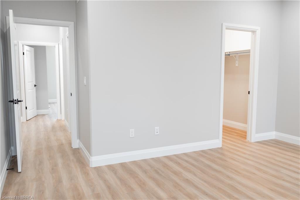 94 Vanrooy Trail Property Photo 16