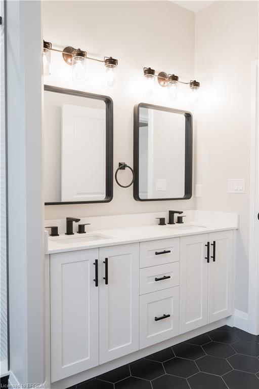 94 Vanrooy Trail Property Photo 22