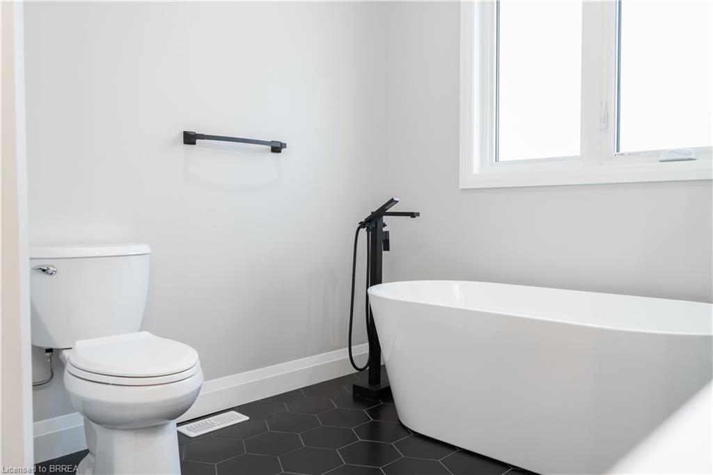 94 Vanrooy Trail Property Photo 23