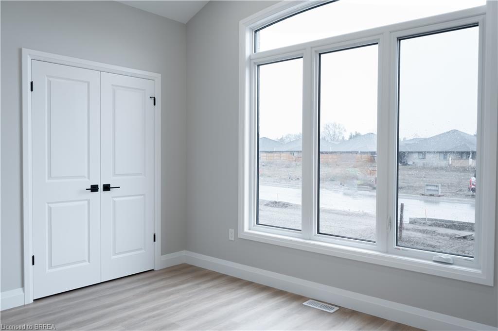 94 Vanrooy Trail Property Photo 26