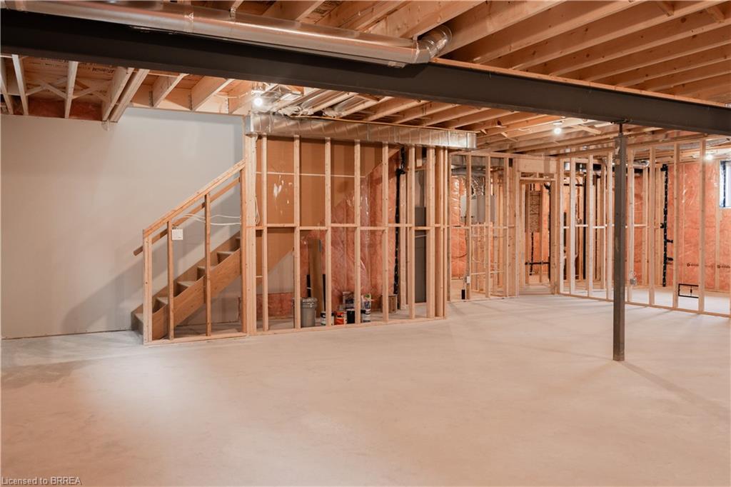 94 Vanrooy Trail Property Photo 30