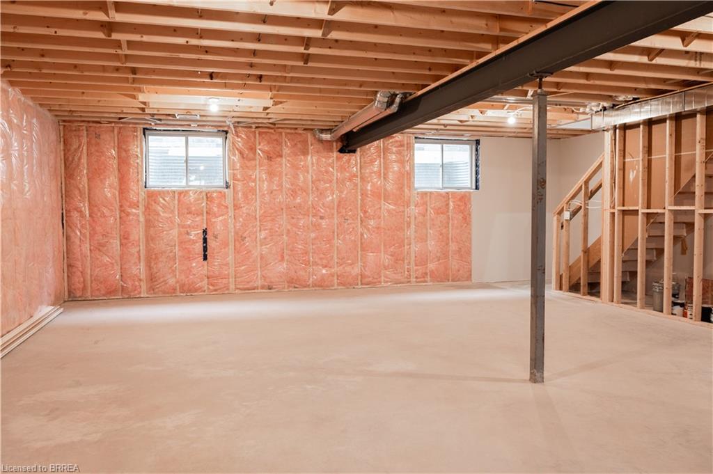 94 Vanrooy Trail Property Photo 31