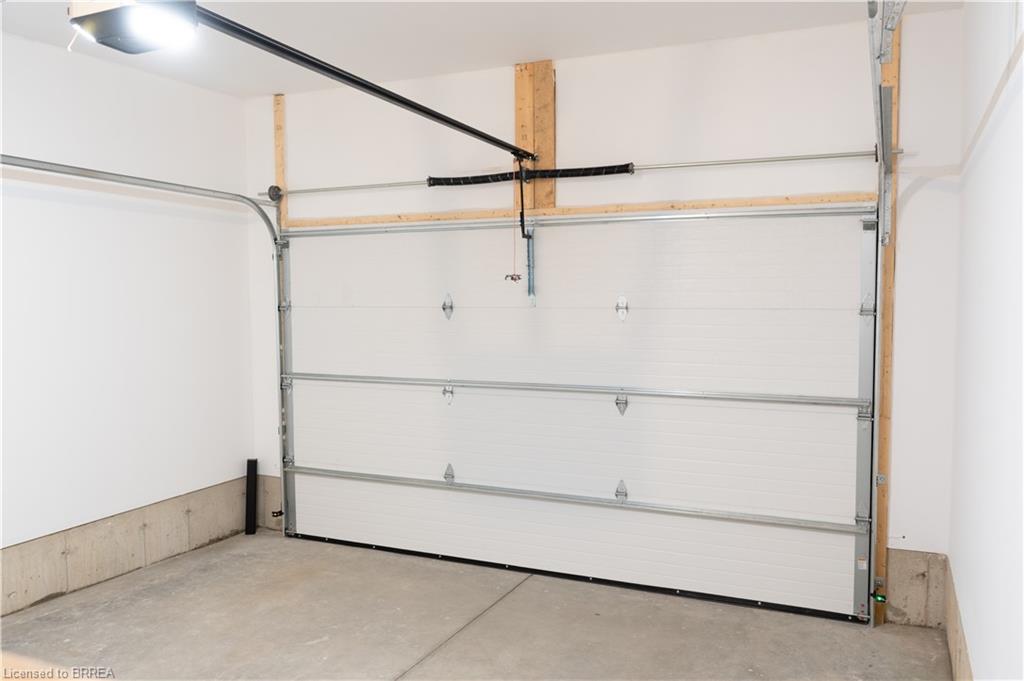 94 Vanrooy Trail Property Photo 35