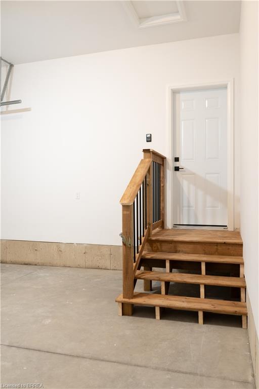 94 Vanrooy Trail Property Photo 37