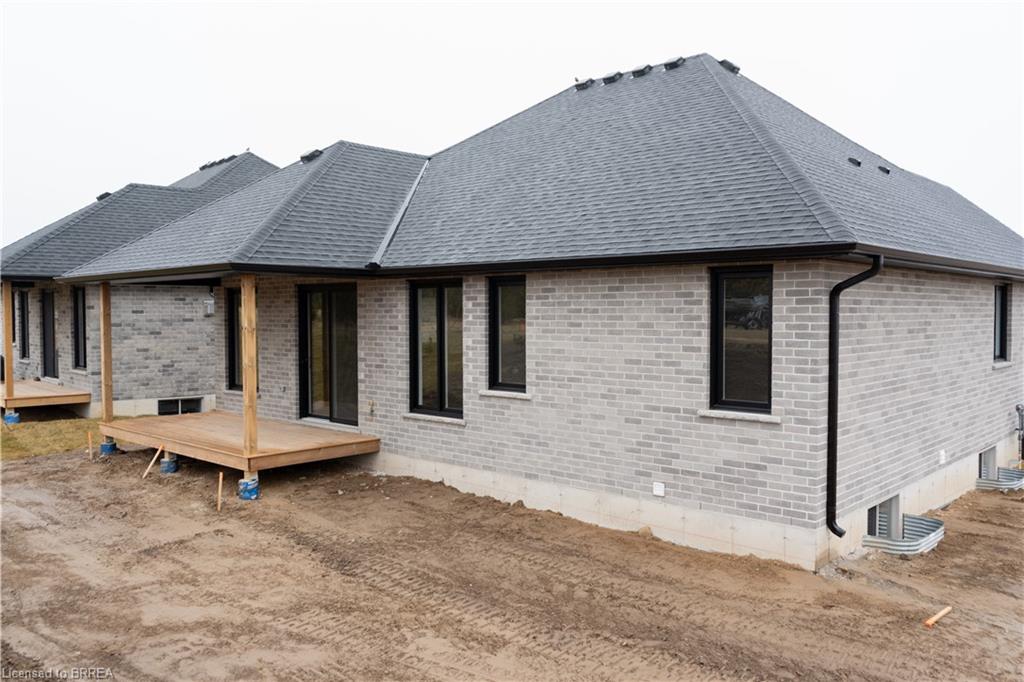 94 Vanrooy Trail Property Photo 40