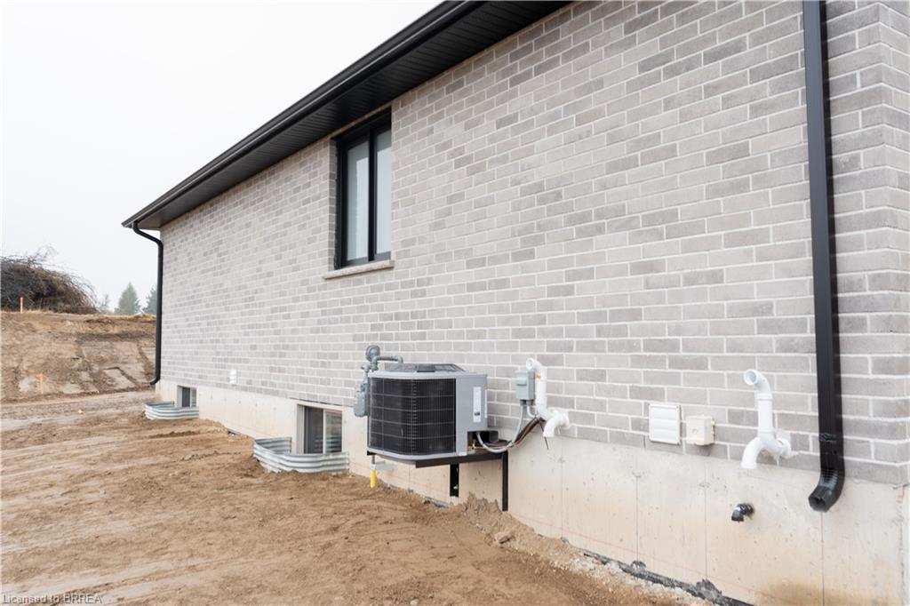 94 Vanrooy Trail Property Photo 42